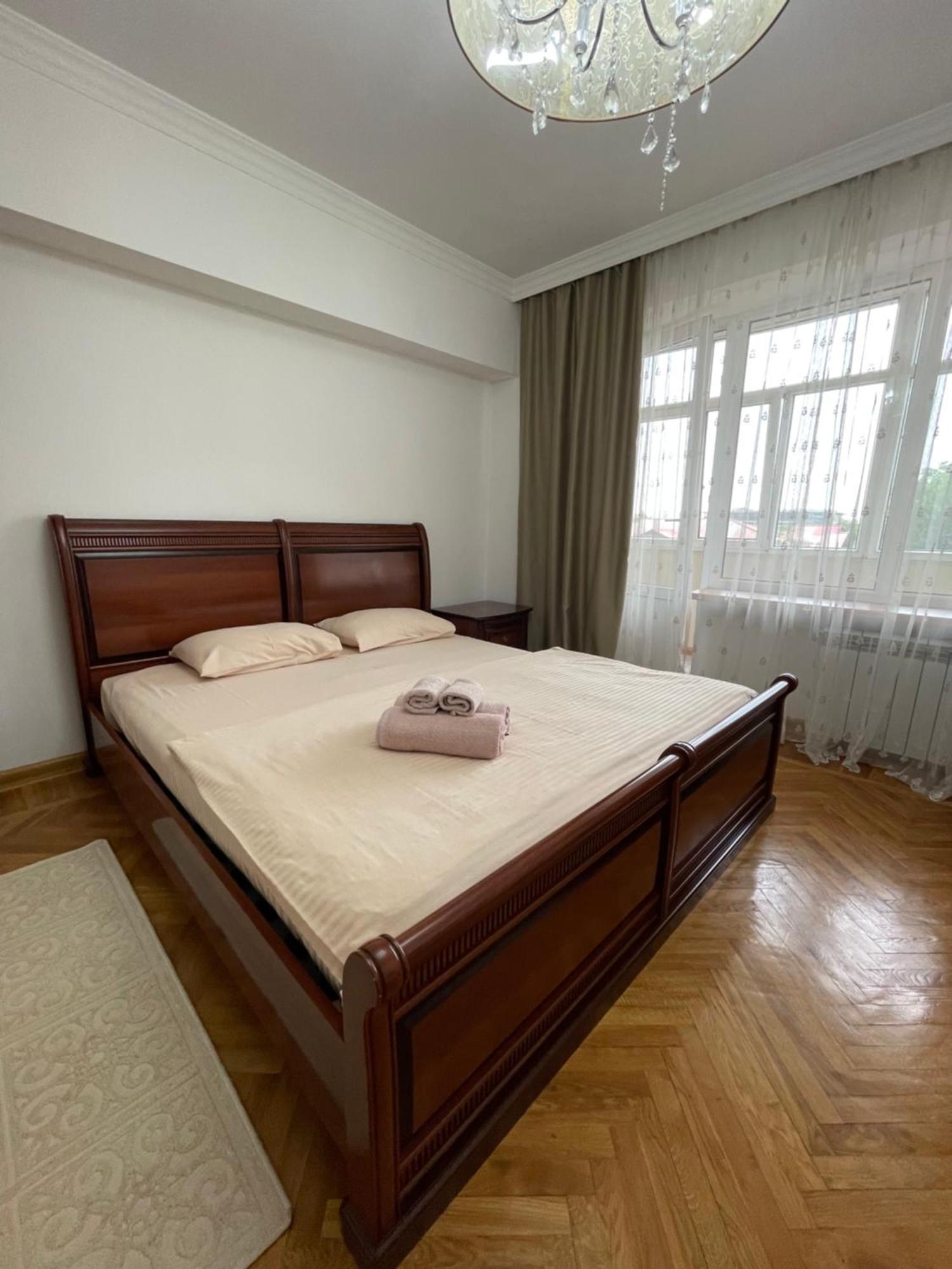 Двухкомнатная Квартира На Арбате Almaty Exterior photo