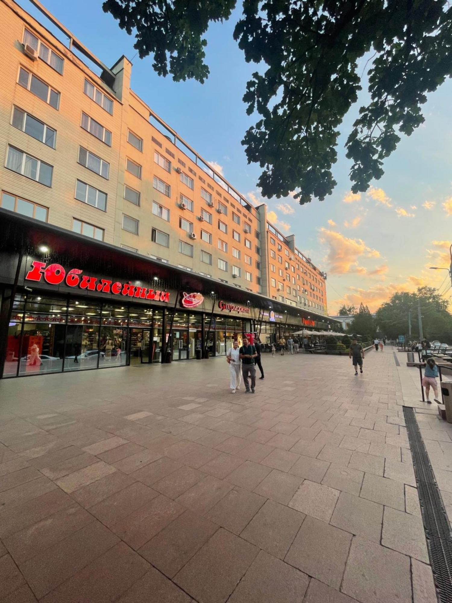 Двухкомнатная Квартира На Арбате Almaty Exterior photo